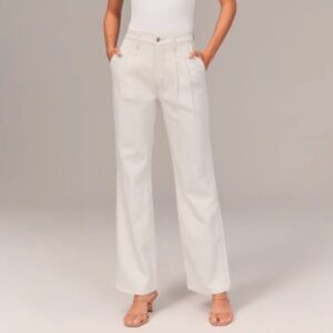 Abercrombie & Fitch Cream The '90s Relaxed High Rise Jeans